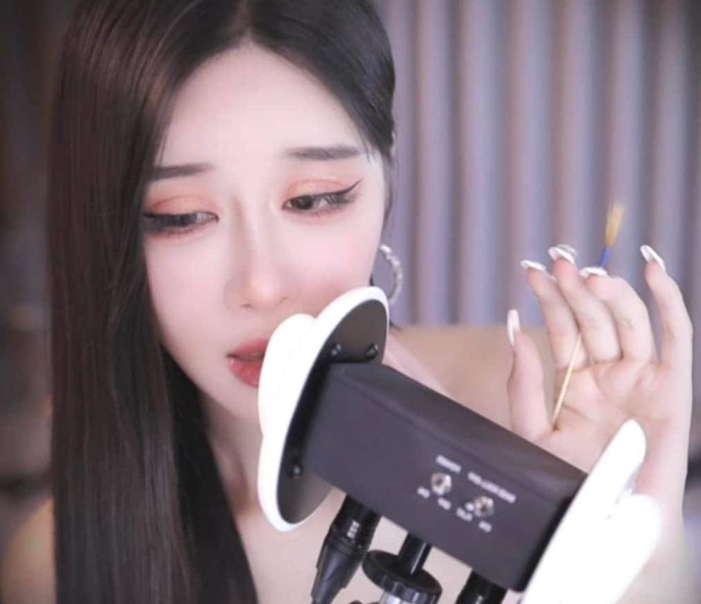 网易CC主播小恩雅定制ASMR视频[1.25G]