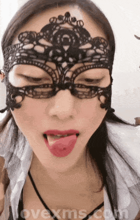 熟女制服大姐姐 – 大蜜蜜 直播跳舞录像[775M-17分45秒]